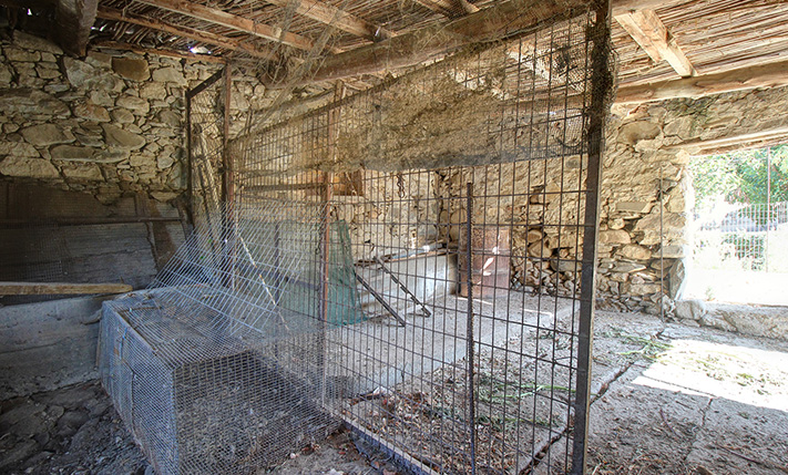 A BUILDING THAT YOU CAN EXPAND ON A CORNER PLOT