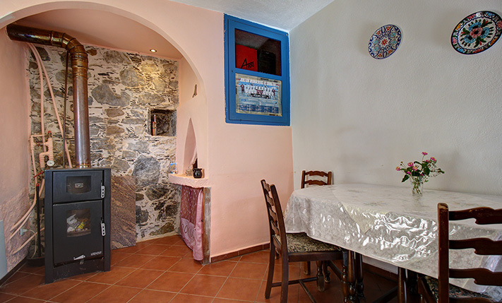 ΜΕΓΑΛΗ ΑΓΡΟΙΚΙΑ ΜΕ ΠΟΛΛΟΥΣ ΕΠΙΠΛΕΟΝ ΧΩΡΟΥΣ