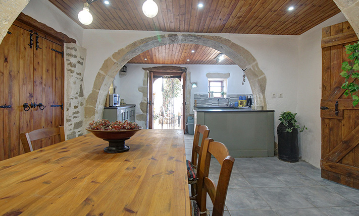 A SPACIOUS FARM HOUSE WITH STUNNING VIEWS