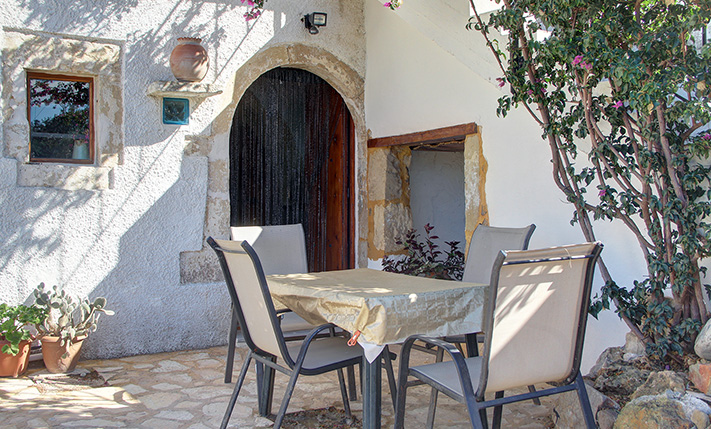 A SPACIOUS FARM HOUSE WITH STUNNING VIEWS