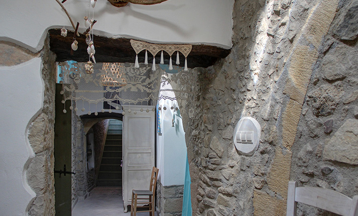 TRADITIONAL VILLAGE HOUSE WITH A GARDEN