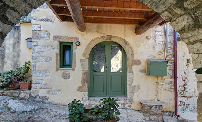 TRADITIONAL VILLAGE HOUSE WITH A GARDEN