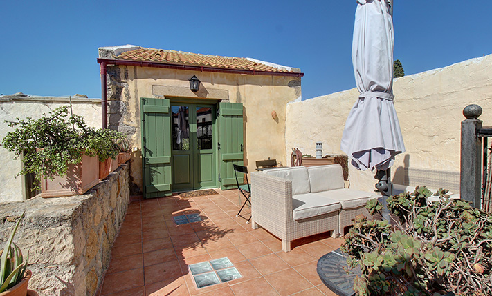 TRADITIONAL VILLAGE HOUSE WITH A GARDEN