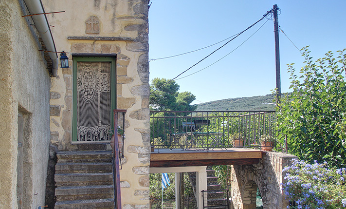 TRADITIONAL VILLAGE HOUSE WITH A GARDEN