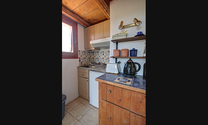 A HOUSE IN THE FOREST CLOSE TO ALMYRIDA