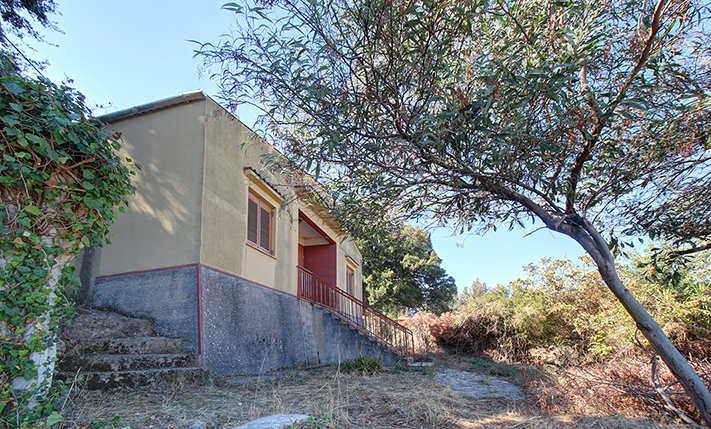 UNCONVERTED BUT ELEGANT, WITH EXTRA BUILDABILITY