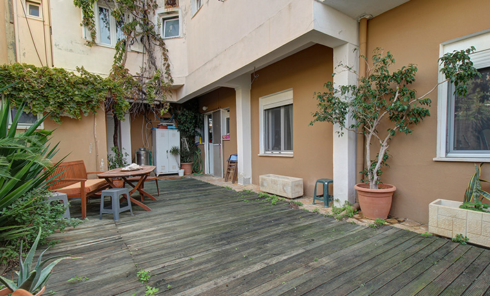 UNOBSTRUCTED PARK VIEWS REACHING THE MOUNTAINS