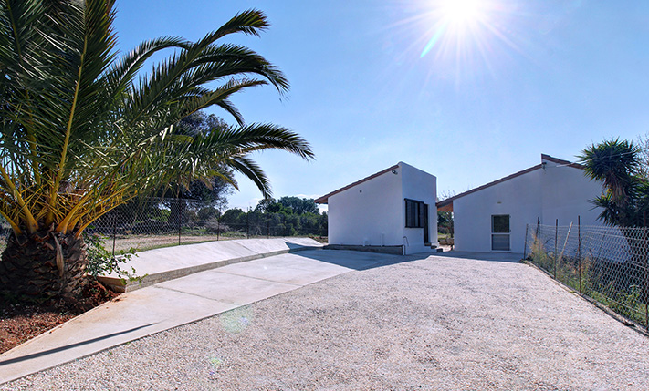 RESTORED 1-LEVEL HOUSE ON A SPACIOUS PLOT