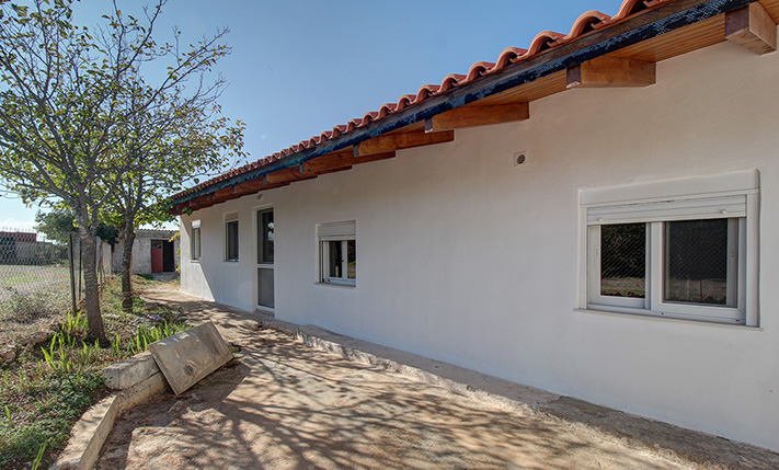 RESTORED 1-LEVEL HOUSE ON A SPACIOUS PLOT