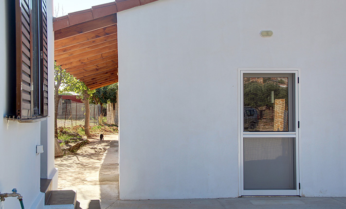 RESTORED 1-LEVEL HOUSE ON A SPACIOUS PLOT