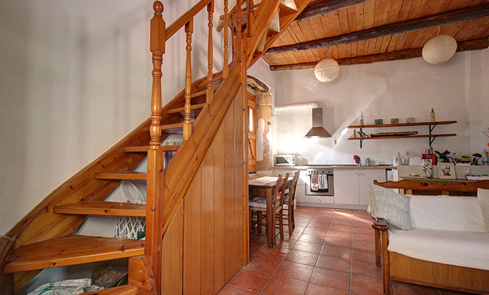 PRACTICAL 2-BEDROOM HOME AT AN ATTRACTIVE PRICE