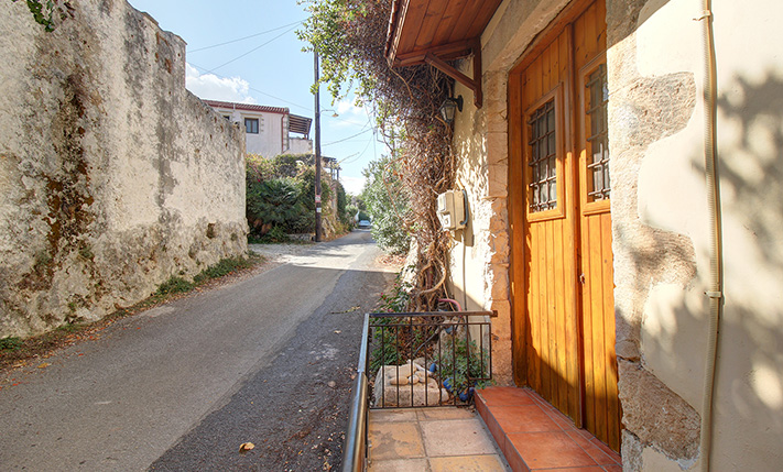 PRACTICAL 2-BEDROOM HOME AT AN ATTRACTIVE PRICE