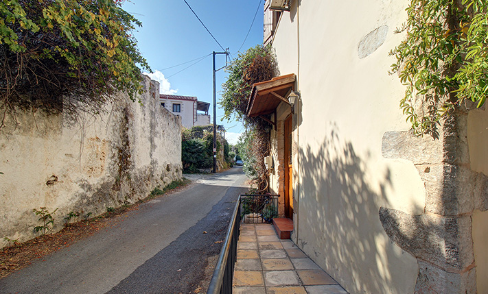 PRACTICAL 2-BEDROOM HOME AT AN ATTRACTIVE PRICE