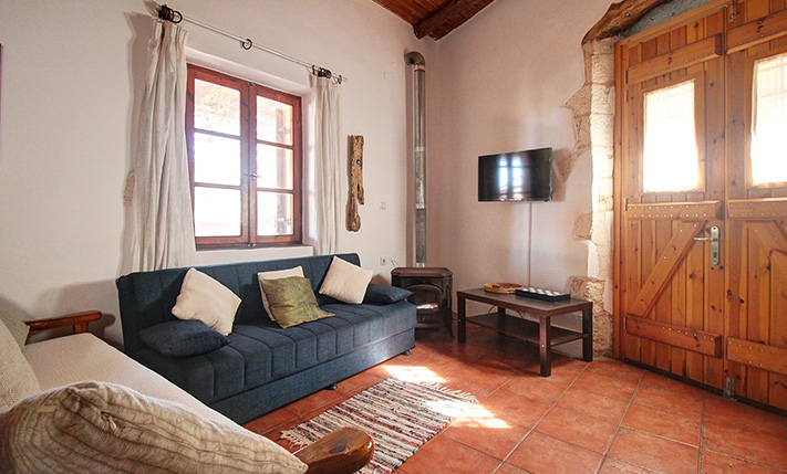 PRACTICAL 2-BEDROOM HOME AT AN ATTRACTIVE PRICE