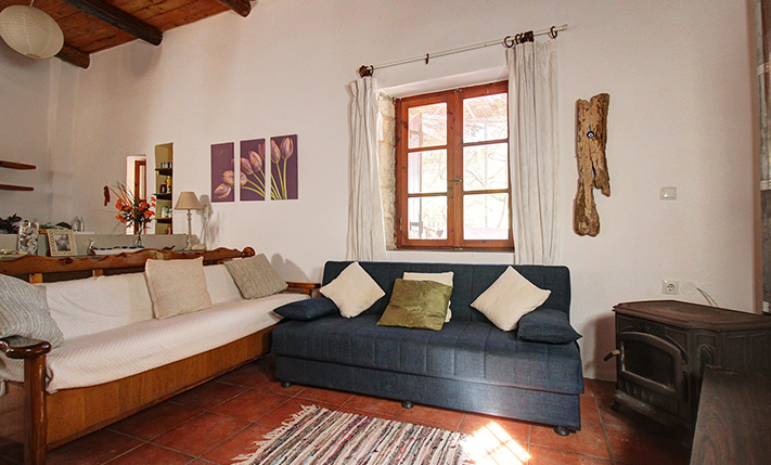 PRACTICAL 2-BEDROOM HOME AT AN ATTRACTIVE PRICE