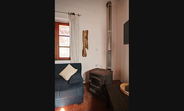 PRACTICAL 2-BEDROOM HOME AT AN ATTRACTIVE PRICE