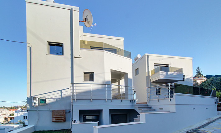 TWO DETACHED HOUSES WITH UNOBSTRUCTED VIEWS