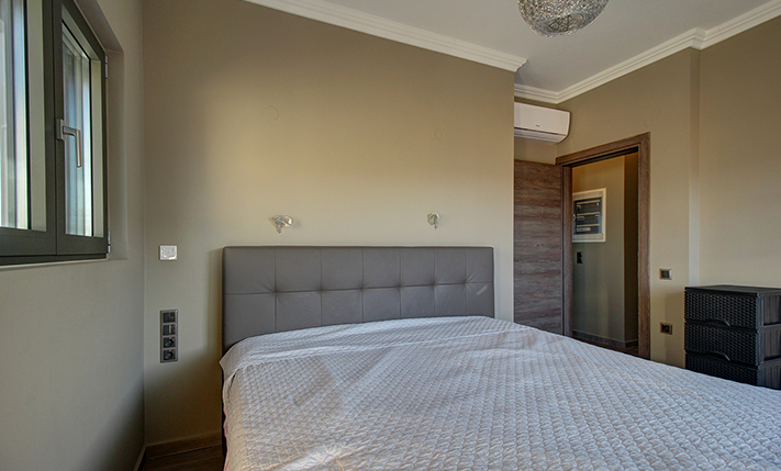 TWO DETACHED HOUSES WITH UNOBSTRUCTED VIEWS