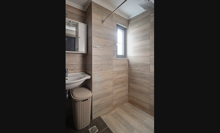 TWO DETACHED HOUSES WITH UNOBSTRUCTED VIEWS