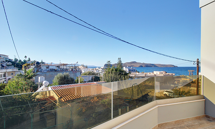 ΔΥΟ ΑΥΤΟΝΟΜΑ ΚΤΗΡΙΑ ΜΕ ΑΝΕΜΠΟΔΙΣΤΗ ΘΕΑ