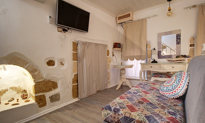 2 ADJACENT HOUSES WITH LARGE BALCONY & SEA VIEWS