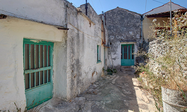 TRADITIONAL CHARACTER & CONVENIENT LOCATION