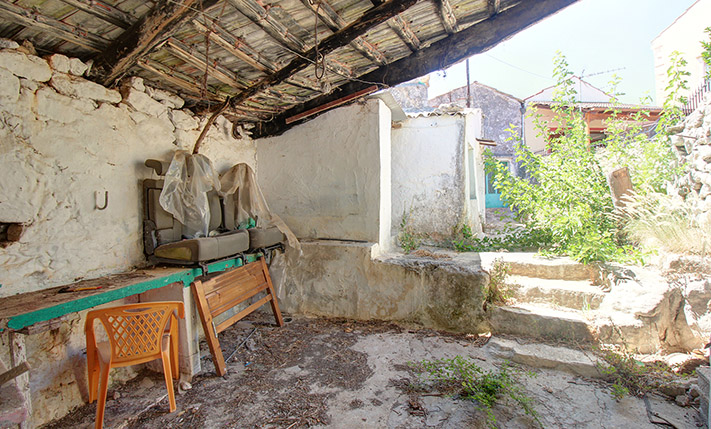 TRADITIONAL CHARACTER & CONVENIENT LOCATION