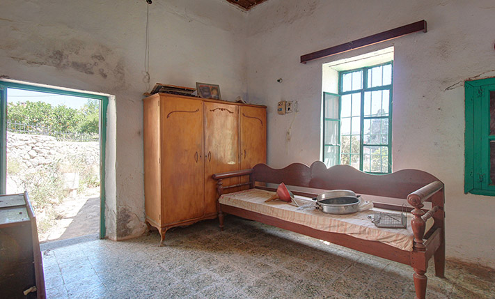 TRADITIONAL CHARACTER & CONVENIENT LOCATION