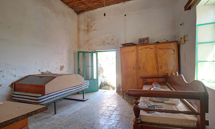 TRADITIONAL CHARACTER & CONVENIENT LOCATION