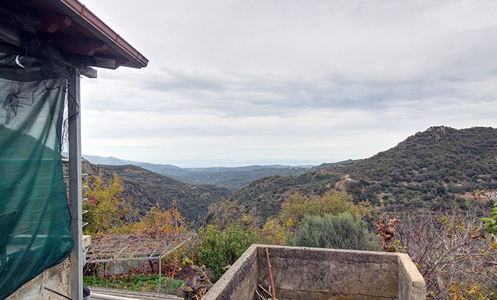 RESTORED HOUSE WITH IMPOSING VIEWS