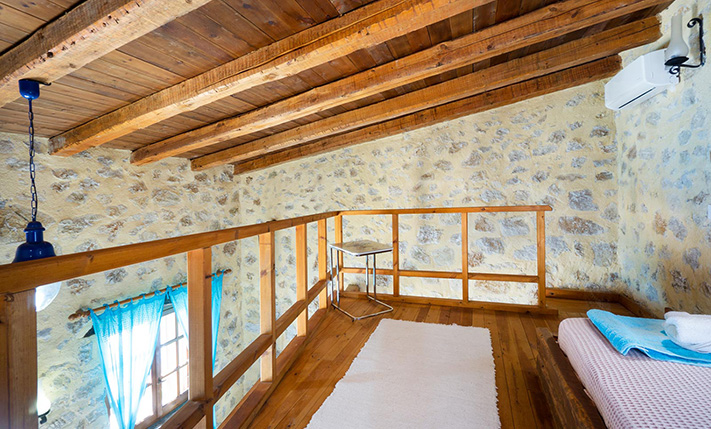 TRADITIONAL GUEST-VILLA IN UTTERLY TRANQUIL SPOT