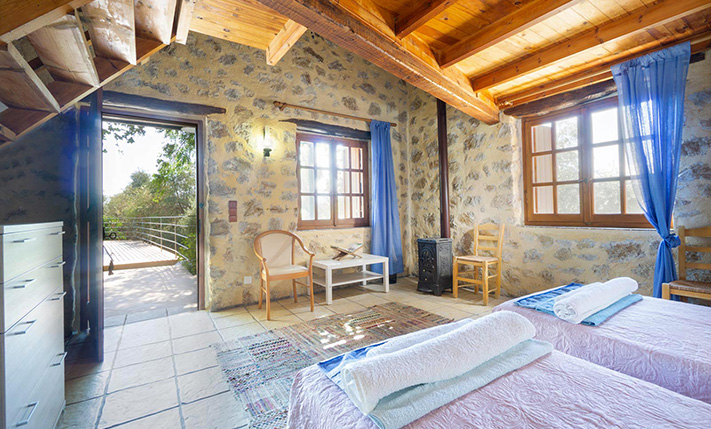 TRADITIONAL GUEST-VILLA IN UTTERLY TRANQUIL SPOT