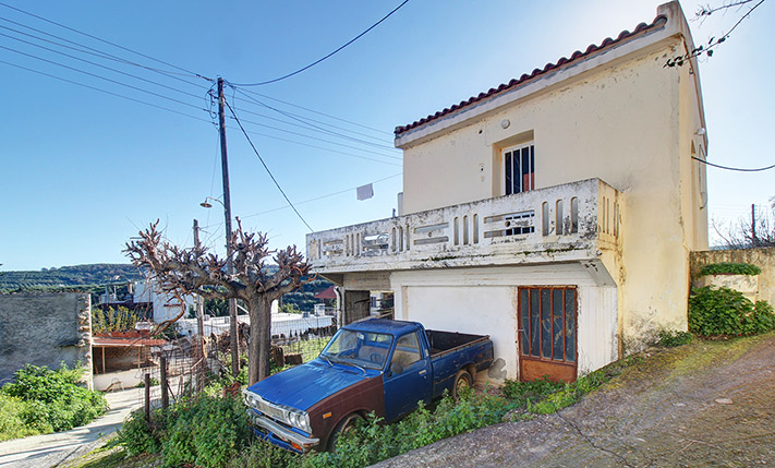 HOUSE WITH SEA VIEWS & AN ADJACENT EXTRA PLOT