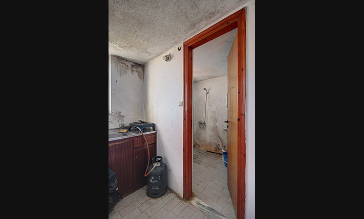 HOUSE WITH SEA VIEWS & AN ADJACENT EXTRA PLOT