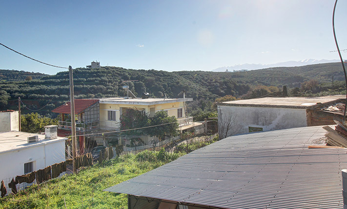 HOUSE WITH SEA VIEWS & AN ADJACENT EXTRA PLOT
