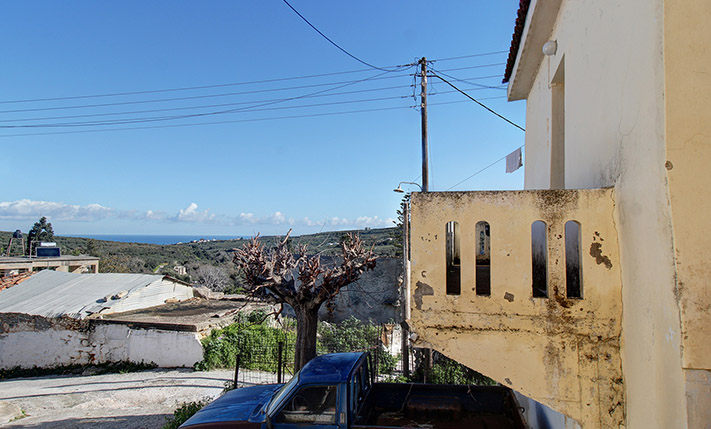 HOUSE WITH SEA VIEWS & AN ADJACENT EXTRA PLOT