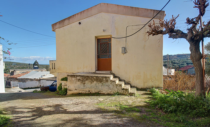 HOUSE WITH SEA VIEWS & AN ADJACENT EXTRA PLOT