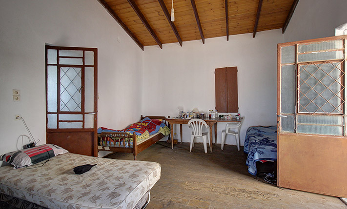 HOUSE WITH SEA VIEWS & AN ADJACENT EXTRA PLOT