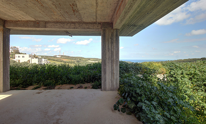 SUN, SEA, AND OLIVES IN 2 LEVELS OF TRANQUIL POTENTIAL