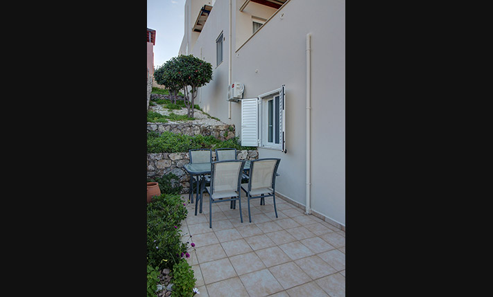 A PERFECT HOLIDAY CHOICE WITH A SHARED POOL