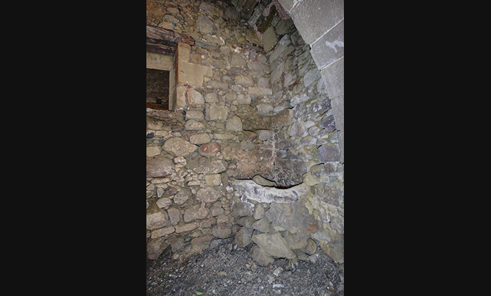 IN A VENETIAN CASTLE WITH SUPREME POTENTIAL