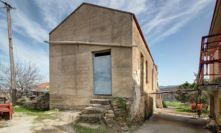 IN A VENETIAN CASTLE WITH SUPREME POTENTIAL