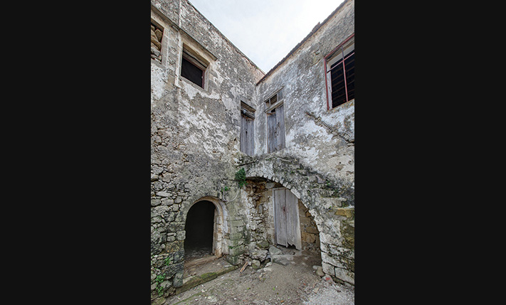 IN A VENETIAN CASTLE WITH SUPREME POTENTIAL