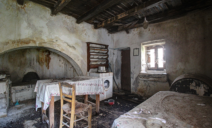 U-SHAPED BUILDING AROUND A PROMISING COURTYARD