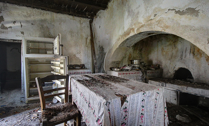 U-SHAPED BUILDING AROUND A PROMISING COURTYARD