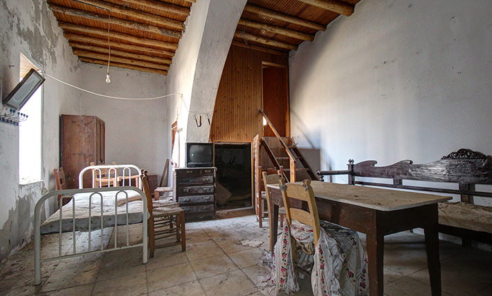 U-SHAPED BUILDING AROUND A PROMISING COURTYARD