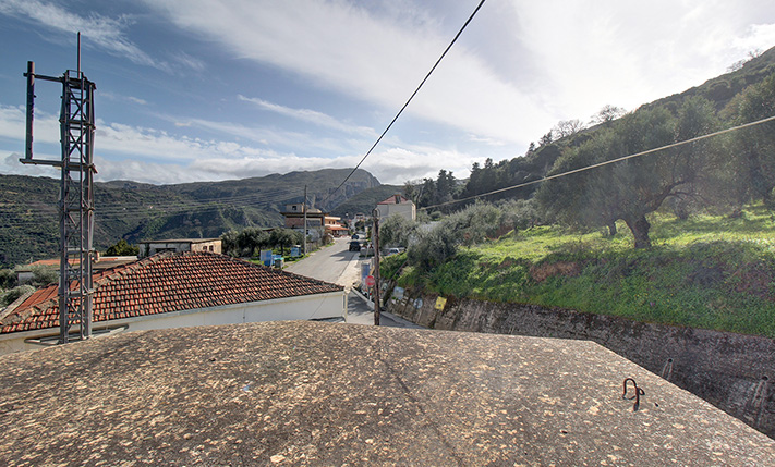 COMMERCIAL POTENTIAL WITH 2 BUILDINGS