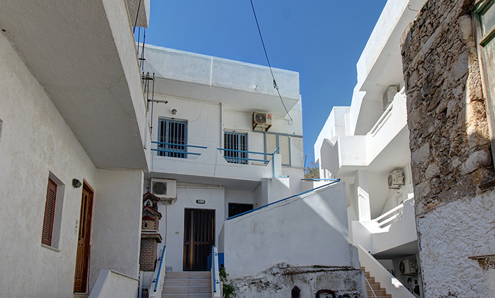 2-UNIT APARTMENT BUILDING NEAR THE SEA