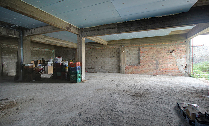 GROUND-LEVEL SPACE WITH COMMERCIAL POTENTIAL