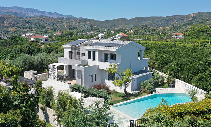 MODERN DUPLEX IN A LUSH ENVIRONMENT